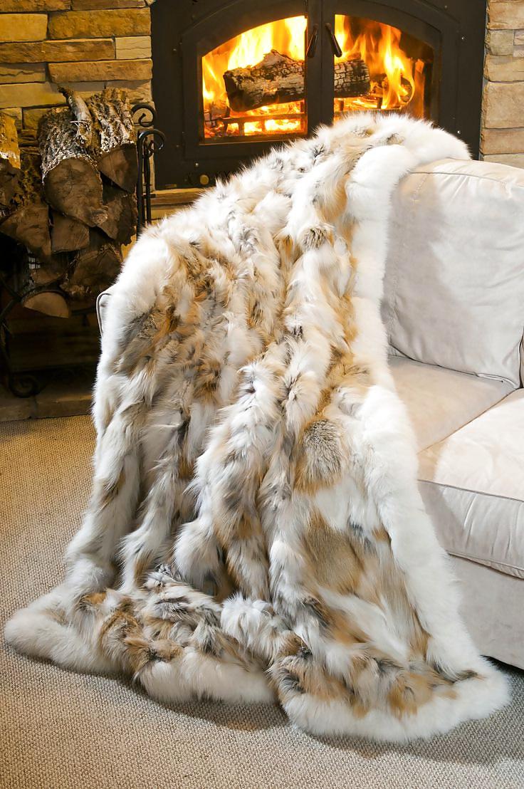19P Fur Bed - pleasure on fur