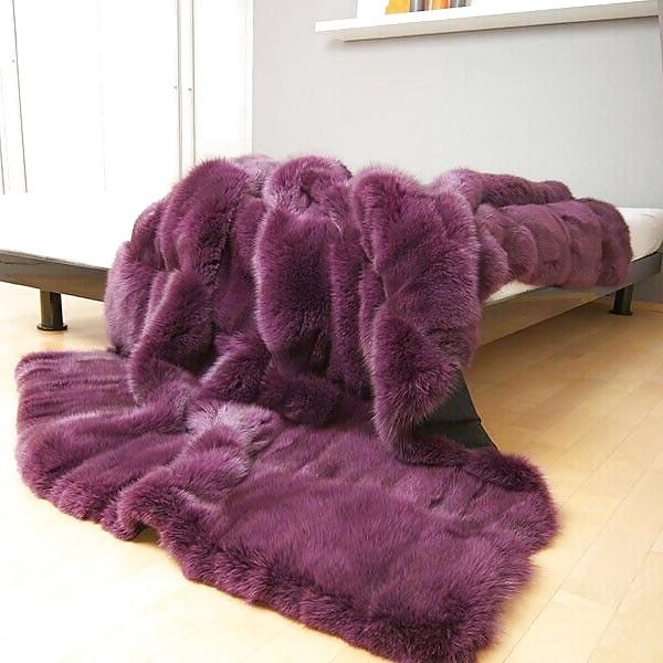 19P Fur Bed - pleasure on fur