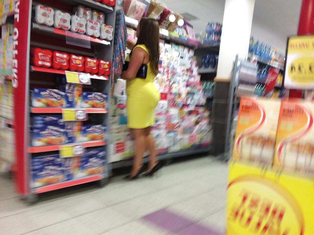 11P Sexy High Heeled MIlf in Supermarket