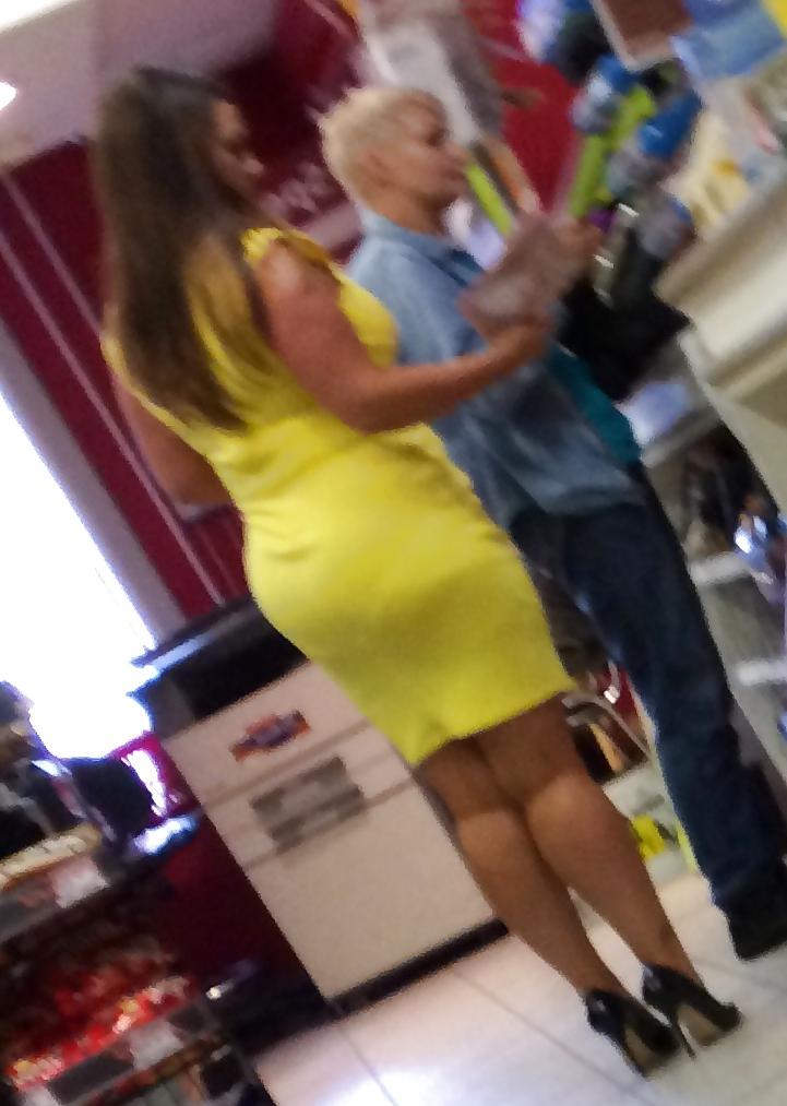 11P Sexy High Heeled MIlf in Supermarket
