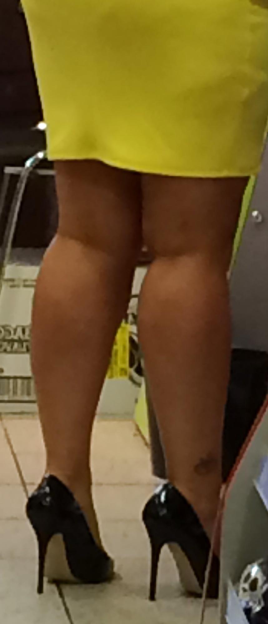 11P Sexy High Heeled MIlf in Supermarket