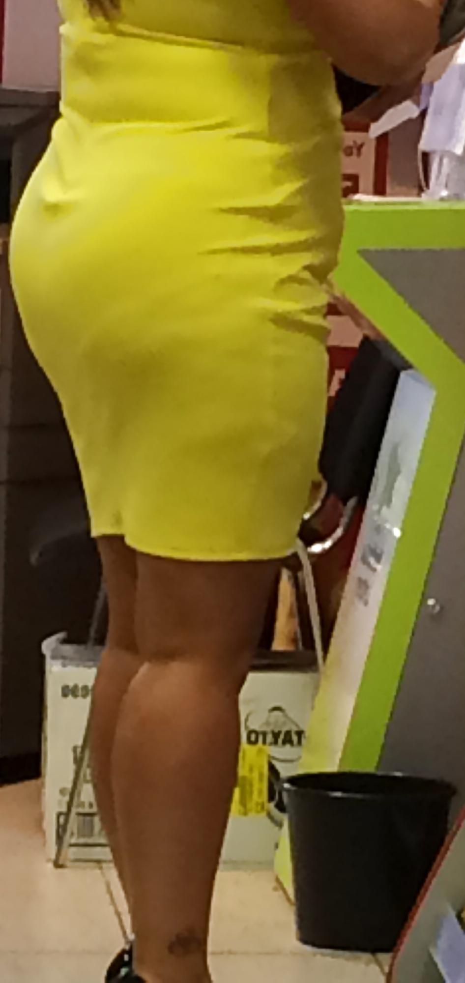 11P Sexy High Heeled MIlf in Supermarket