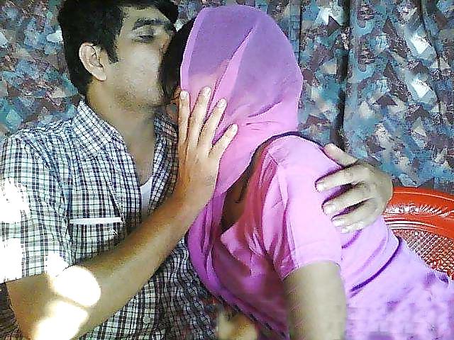 10P Sexy indian couple
