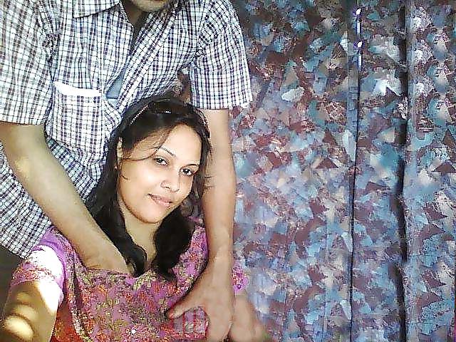 10P Sexy indian couple