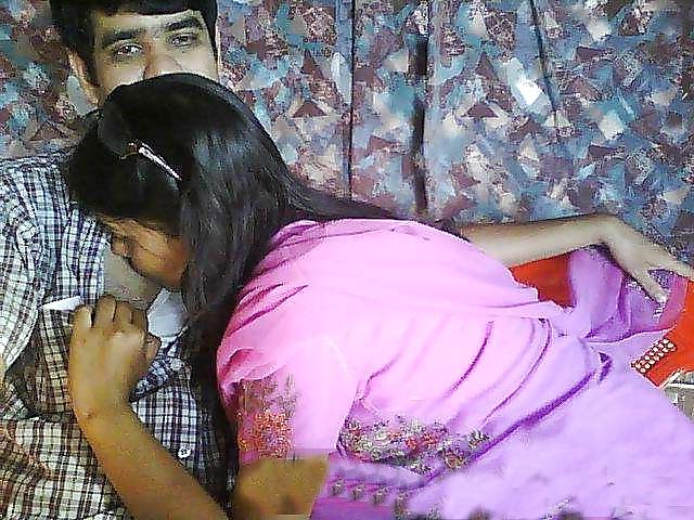10P Sexy indian couple