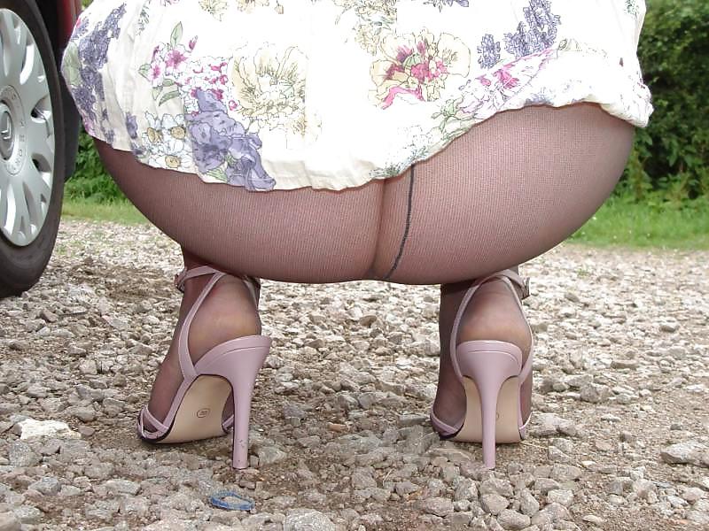 6P Day out in the country tights heels flashing