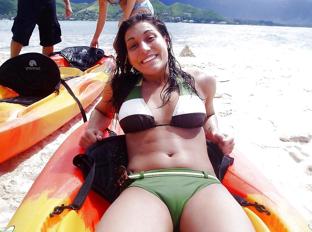 25P Bikini Camel-Toe
