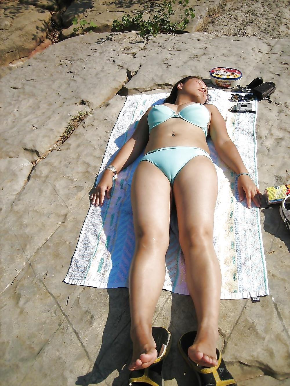 25P Bikini Camel-Toe
