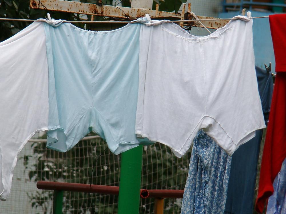 19P Knickers and panties on a clothesline! Amateur!
