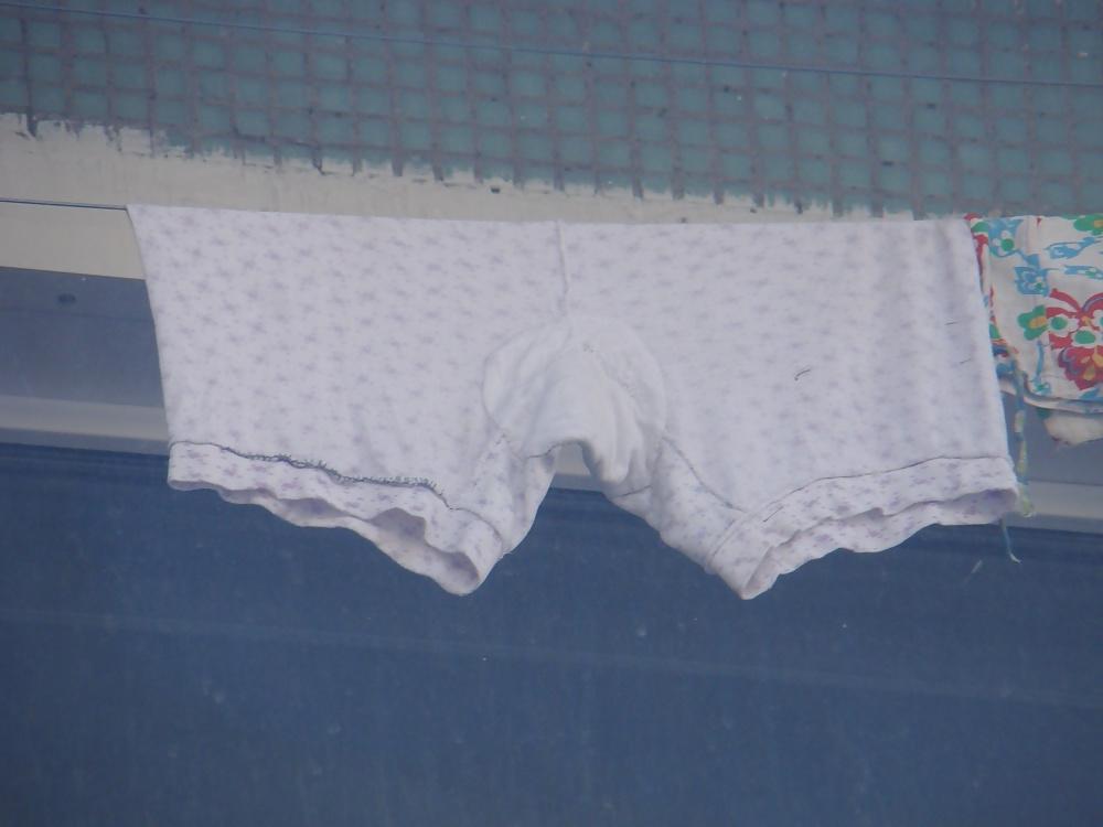 19P Knickers and panties on a clothesline! Amateur!