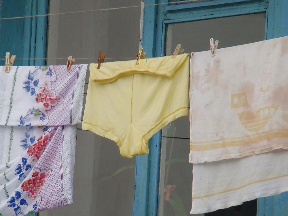 19P Knickers and panties on a clothesline! Amateur!