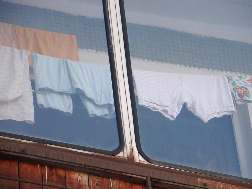 19P Knickers and panties on a clothesline! Amateur!