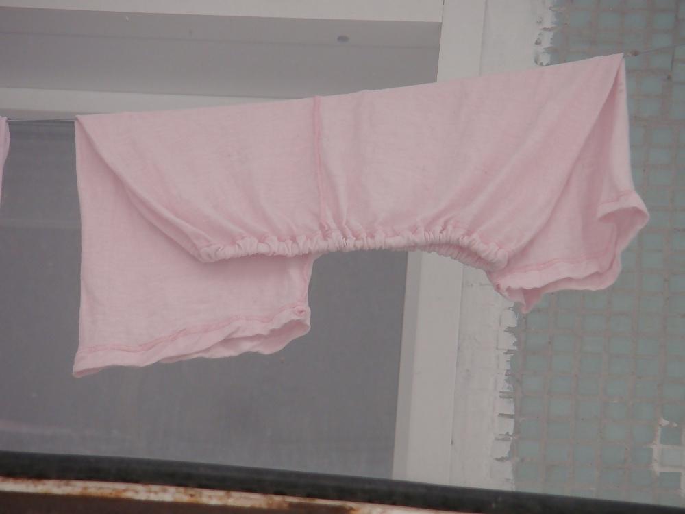 19P Knickers and panties on a clothesline! Amateur!