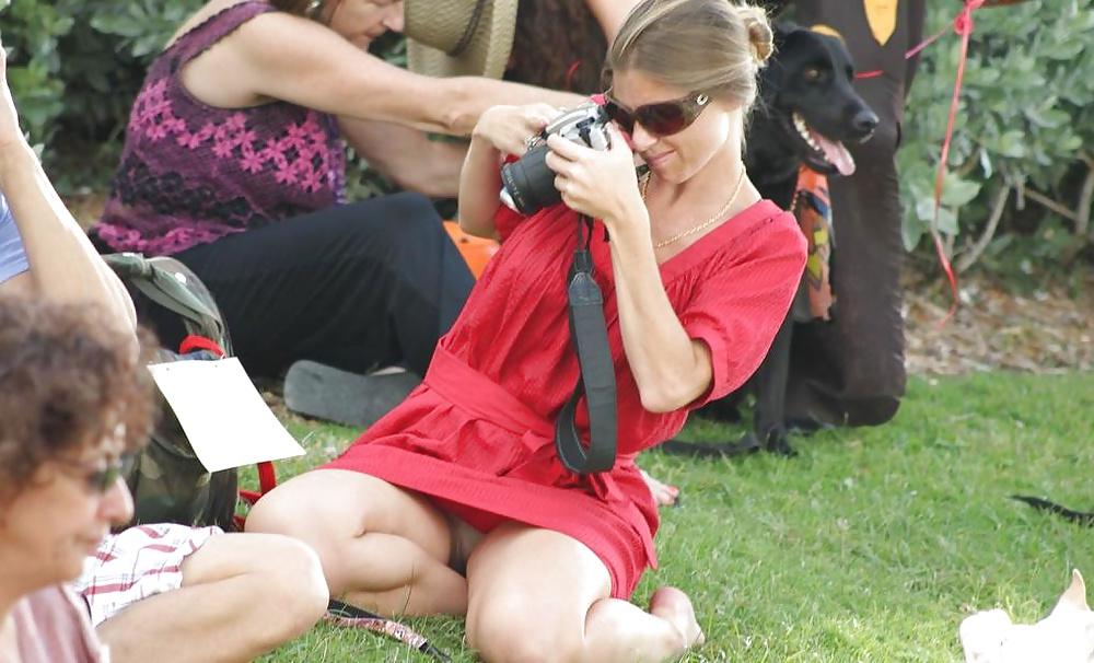 25P Outdoor pussy spy 7