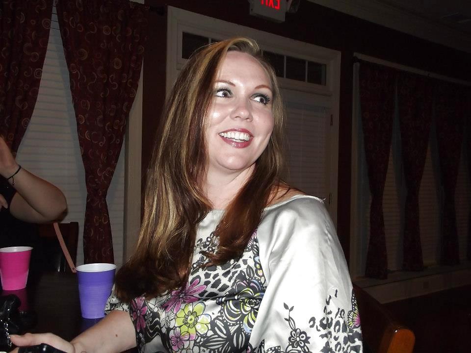 18P Thick Housewife FB Slut (What would you do)