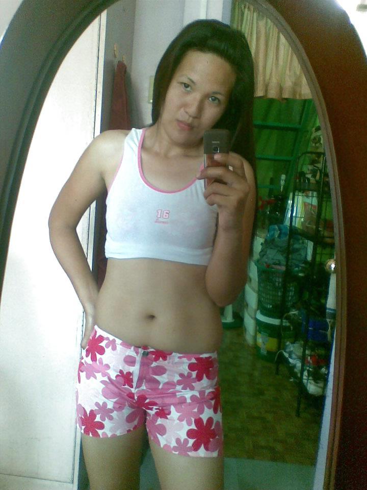 20P Philipino slut show her body