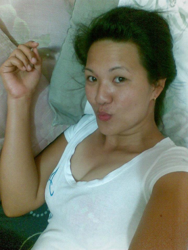 20P Philipino slut show her body