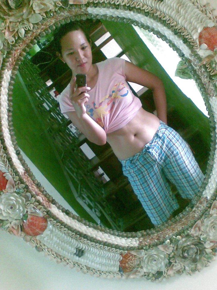 20P Philipino slut show her body