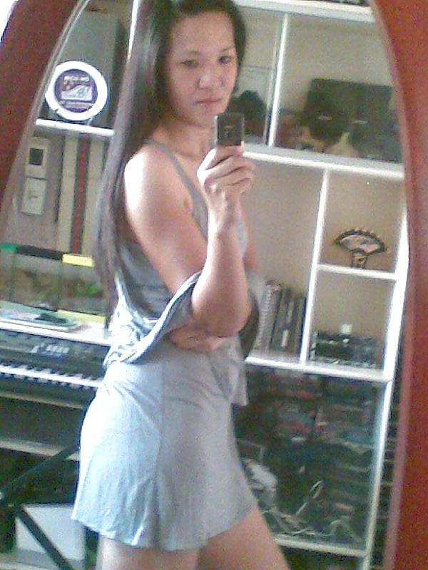 20P Philipino slut show her body