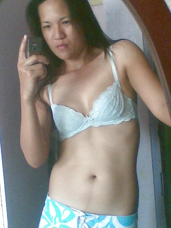 20P Philipino slut show her body