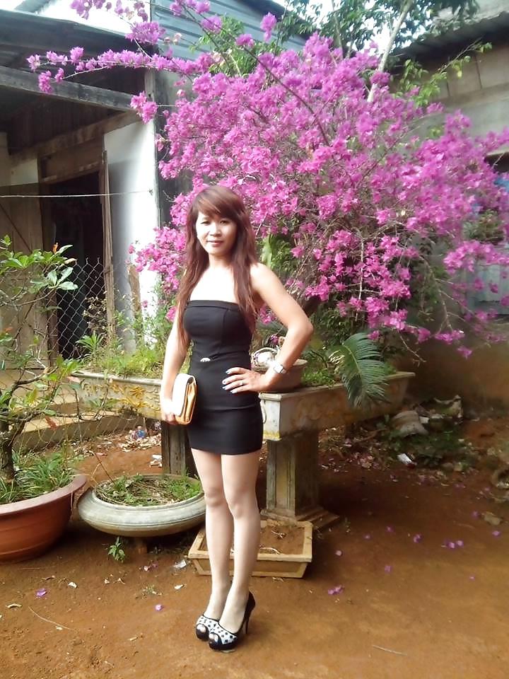 19P Short skirts and sexy legs
