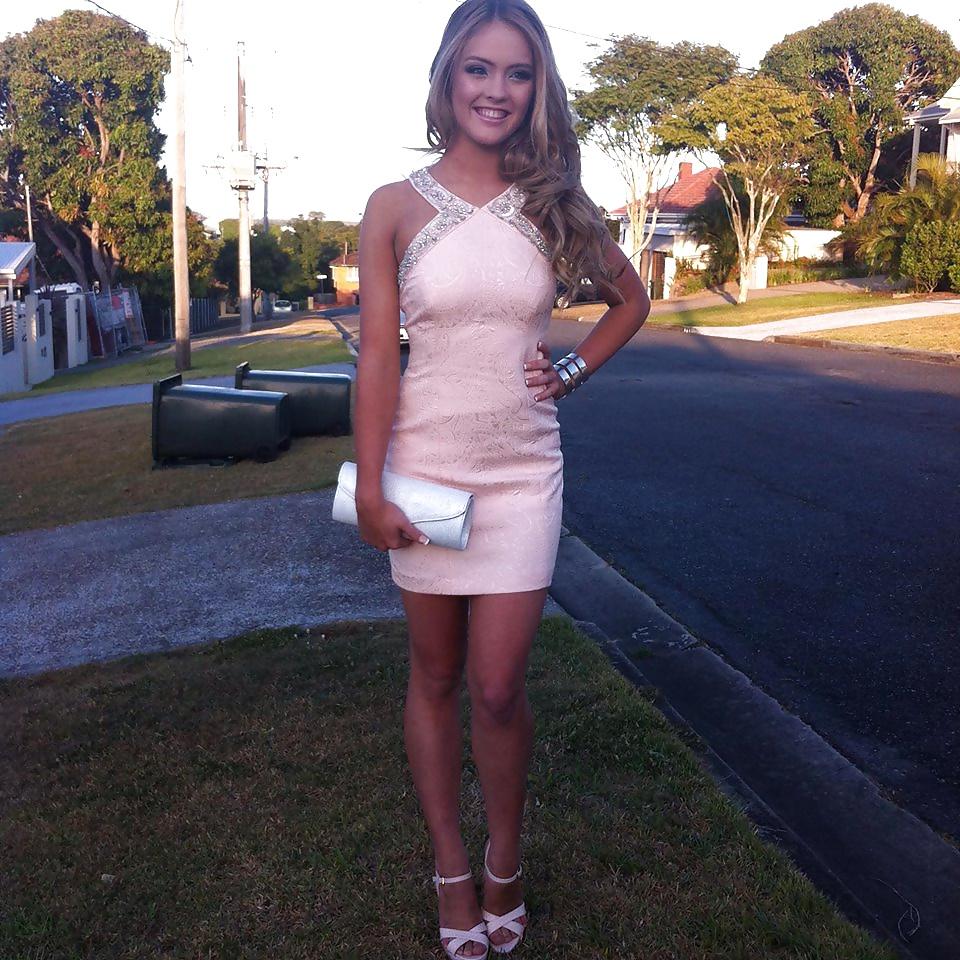 19P Short skirts and sexy legs