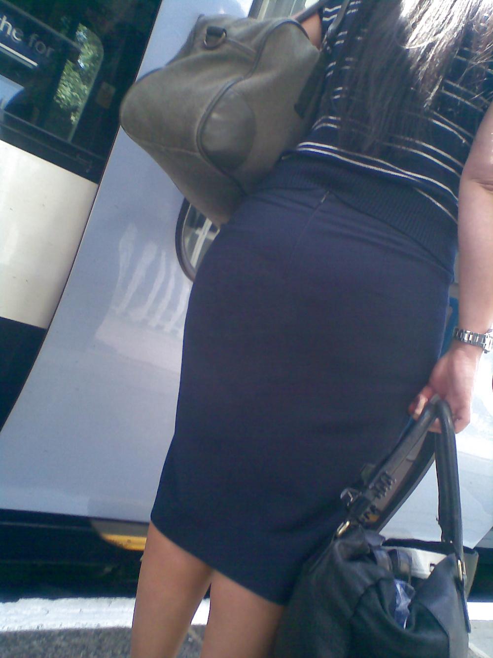 16P Sexy businesswomen with big asses in tight skirt,trousers