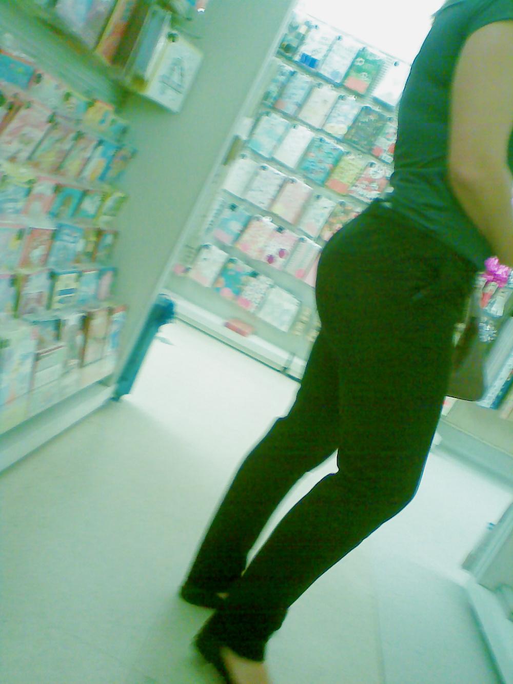16P Sexy businesswomen with big asses in tight skirt,trousers