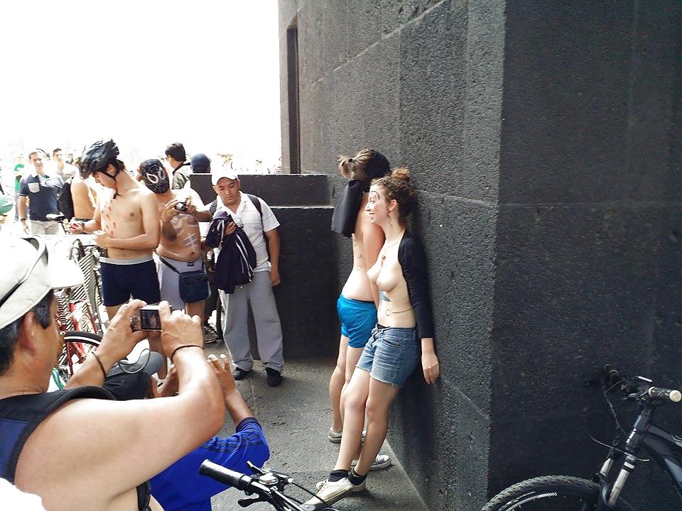 25P World Naked Bike Ride Mexico 2014