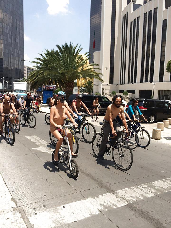 25P World Naked Bike Ride Mexico 2014