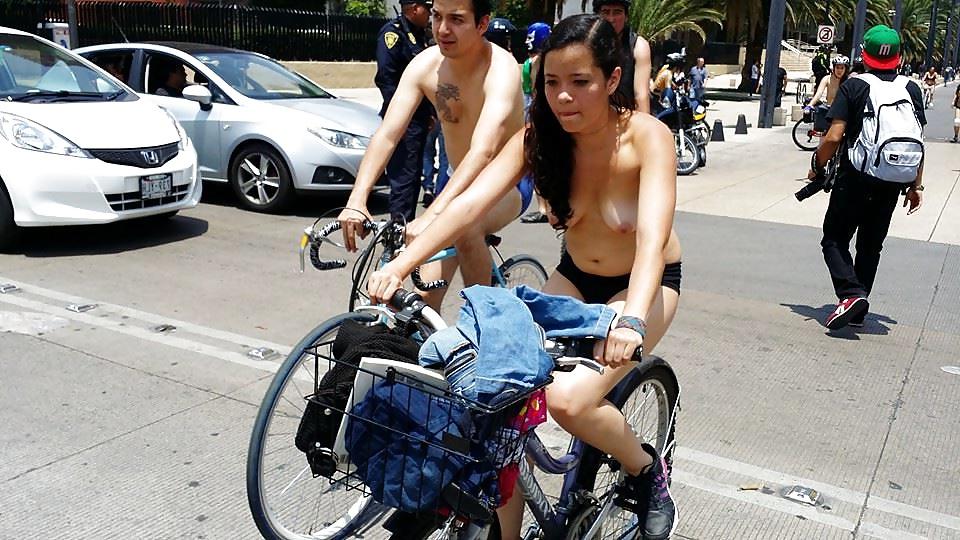 25P World Naked Bike Ride Mexico 2014