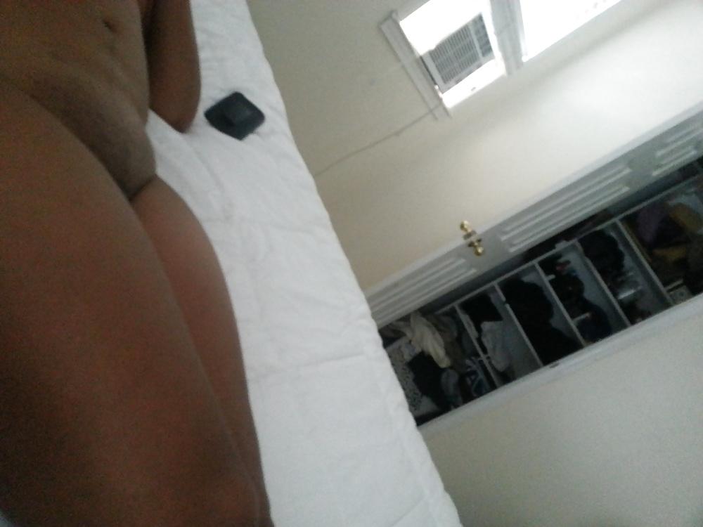 16P Wife's fat pussy exposed