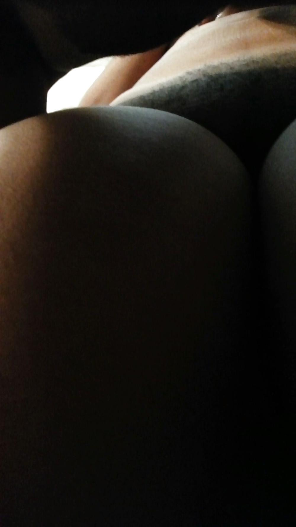 16P Wife's fat pussy exposed
