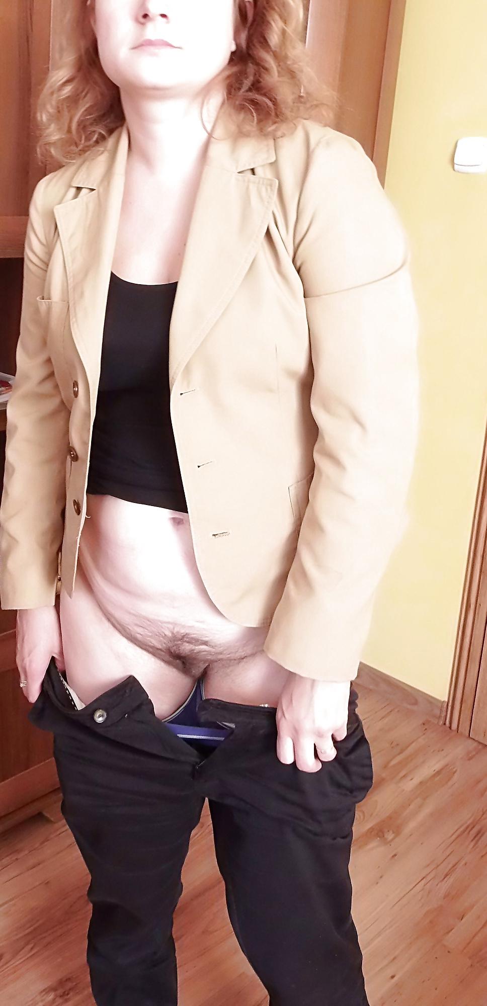 8P Amateurs spread legs and show  their pussy tits