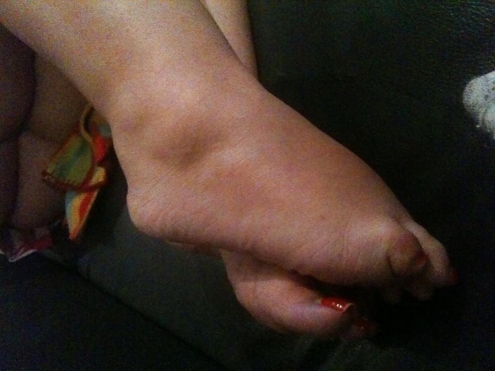 16P My Sexy Chubby Wife feets