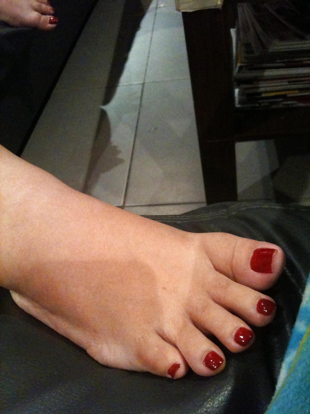 16P My Sexy Chubby Wife feets