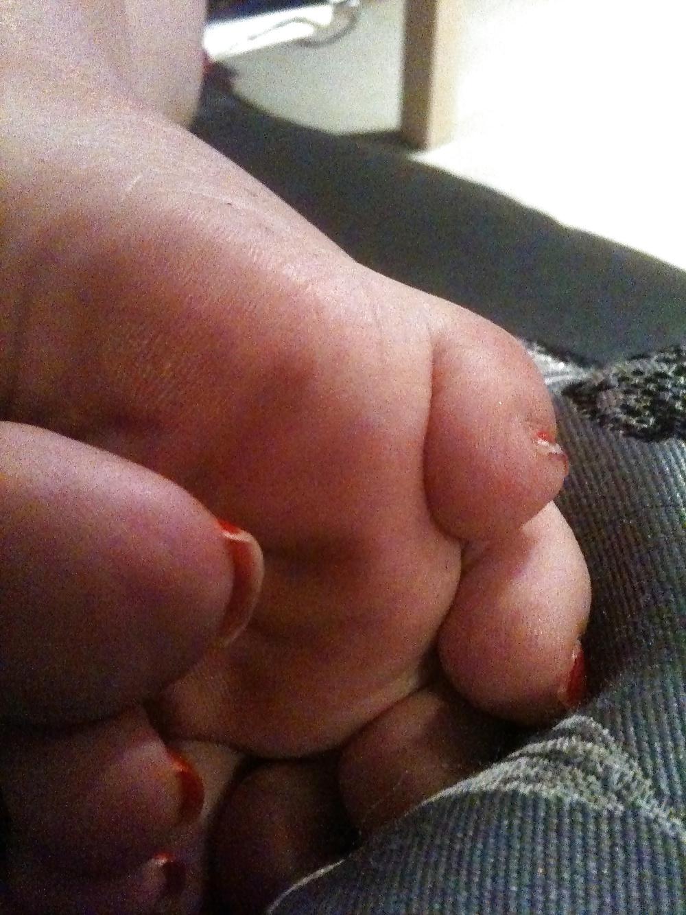 16P My Sexy Chubby Wife feets