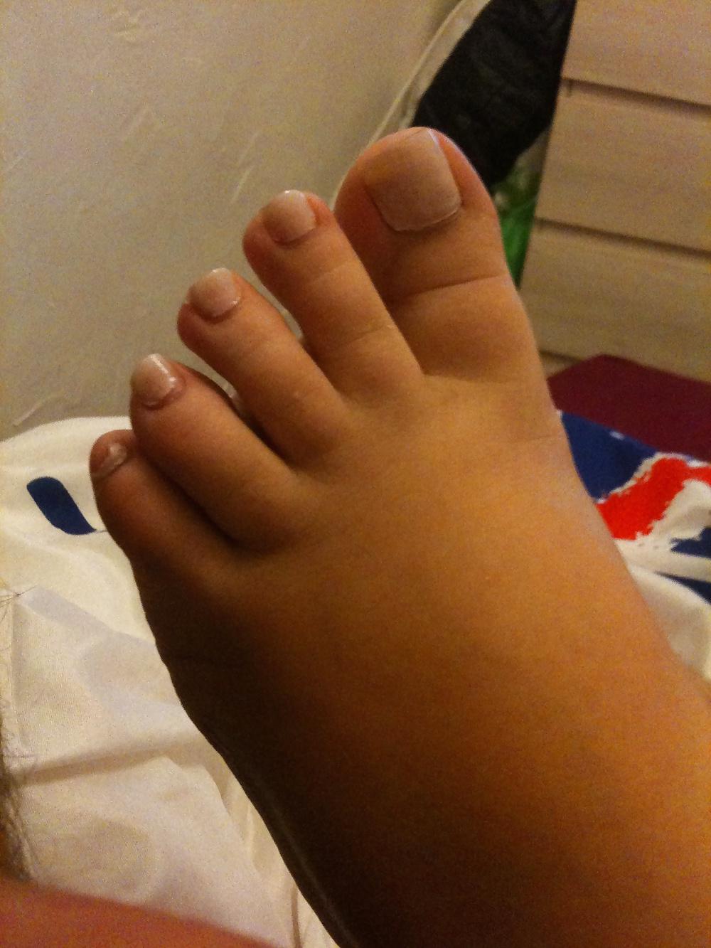 16P My Sexy Chubby Wife feets