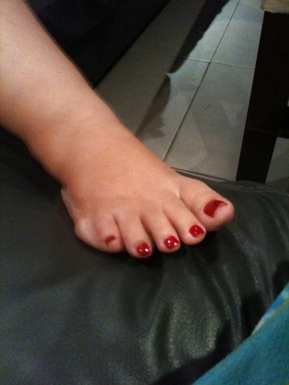 16P My Sexy Chubby Wife feets