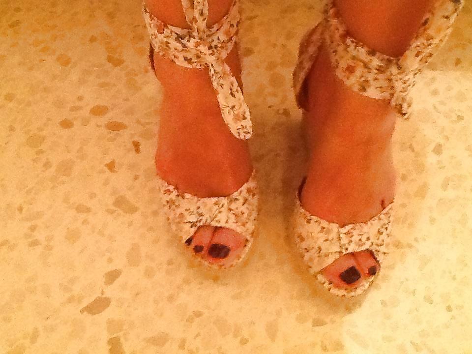 21P Miss S - Feet Show off day -