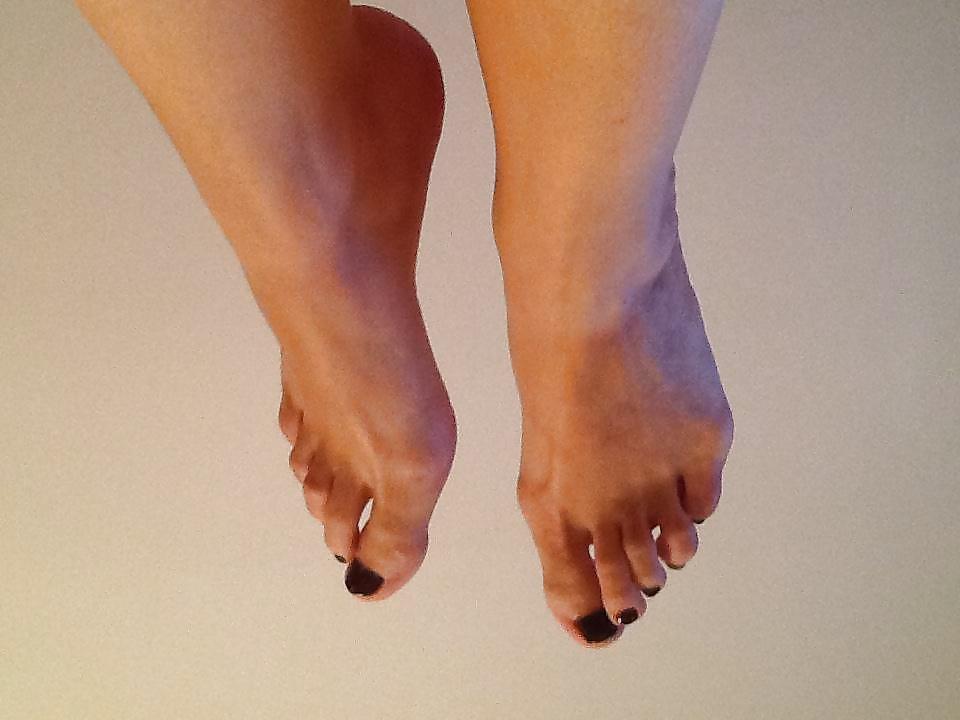 21P Miss S - Feet Show off day -