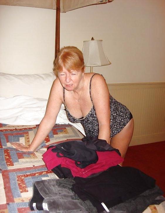 8P Housewife posing for her husband
