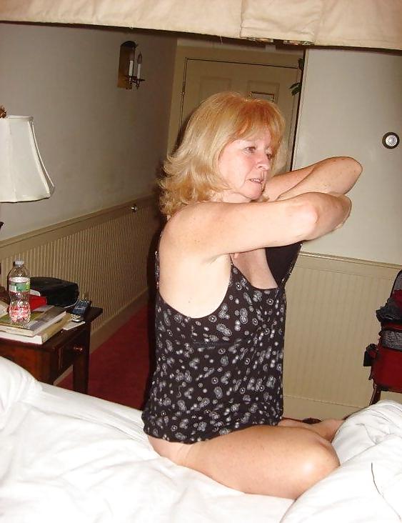 8P Housewife posing for her husband
