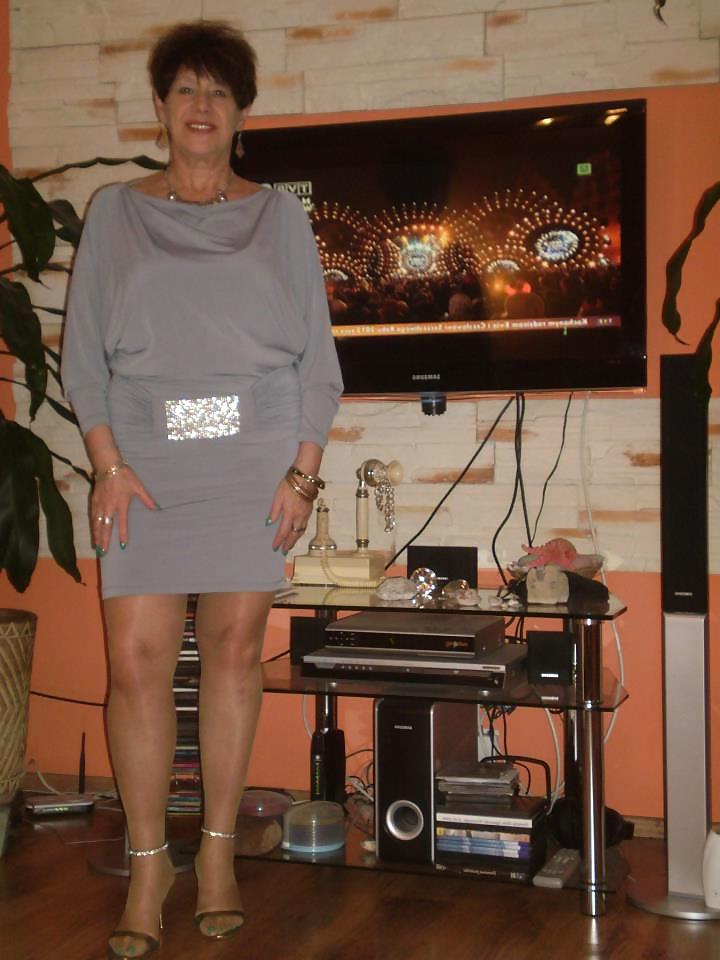 5P Slut Danuta in shiny Pantyhose