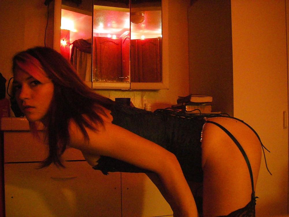 25P Teen show pussy