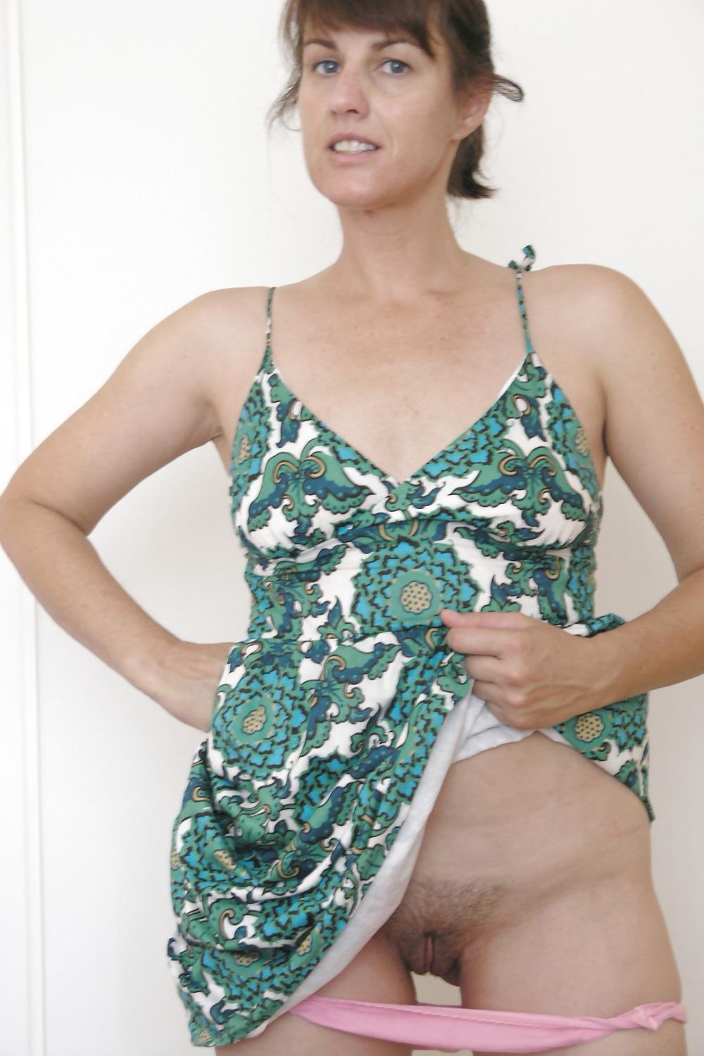 7P Housewife mature for comments
