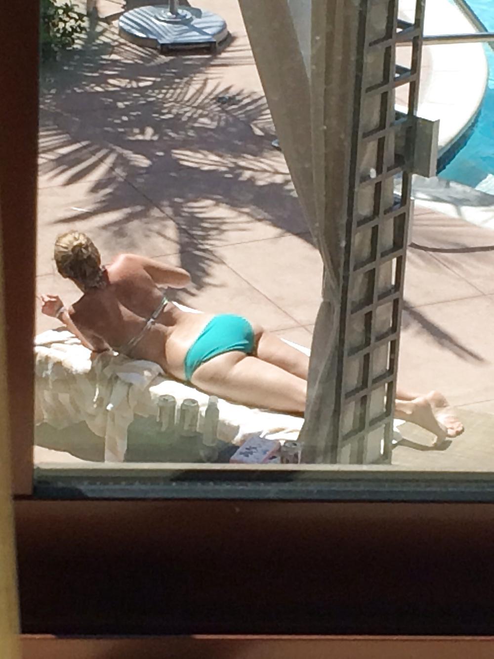25P Girls at the hotel pool
