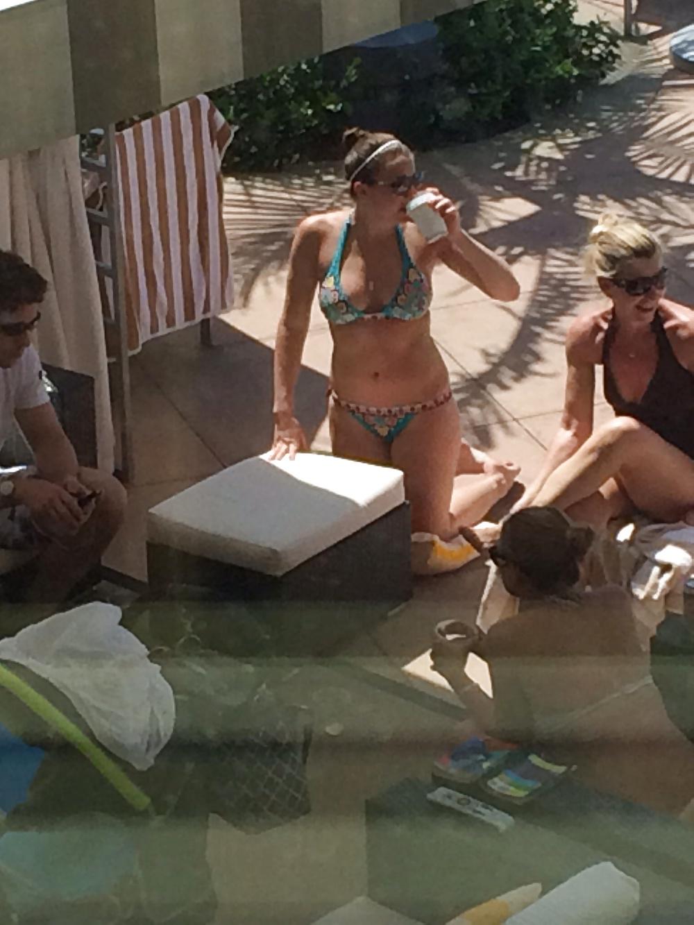 25P Girls at the hotel pool