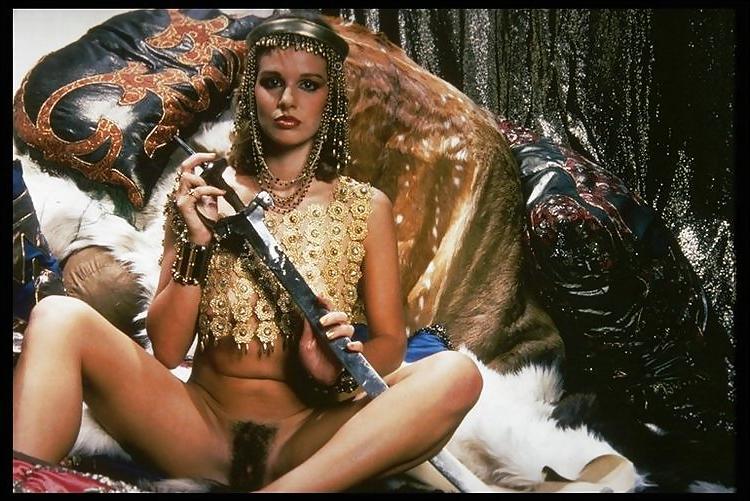 16P Cleopatre est une Salope
