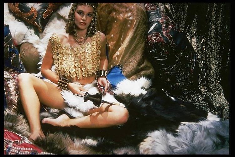 16P Cleopatre est une Salope